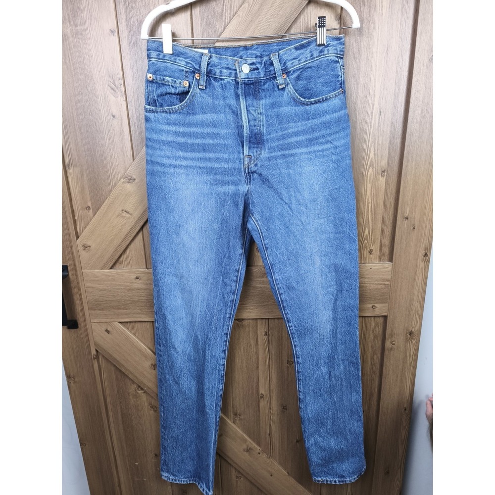 Levi's Straight Leg Jeans - Medium Blue